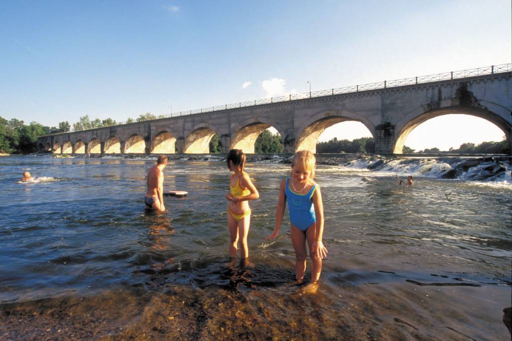 Turismo de rio à extremidade do Loire